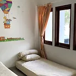 Awana Dream Whole Villa, 4Bedroom 10Pax , 5Min To Alun Alun, Kraton, Malioboro Bdc