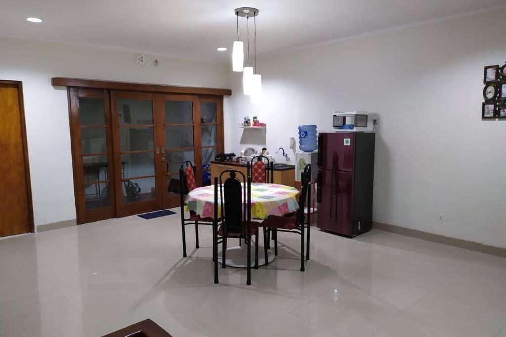 Awana Dream Whole Villa, 4bedroom 10pax , 5min To Alun Alun, Kraton, Malioboro Bdc * Yogyakarta