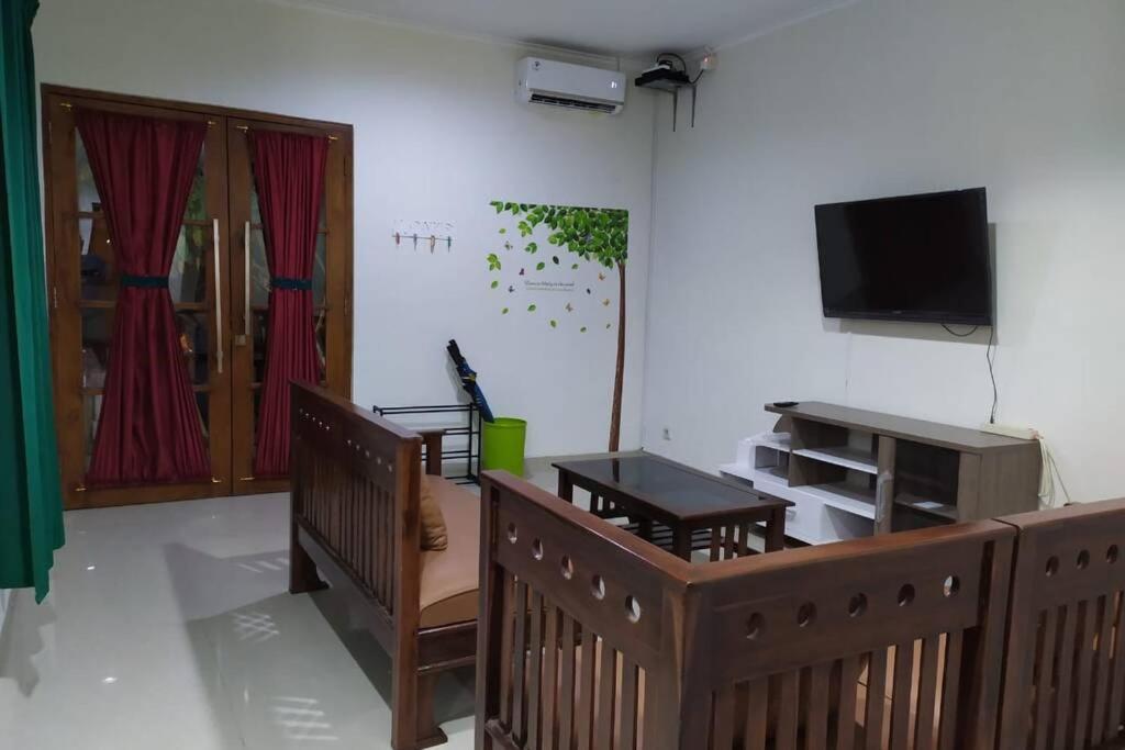 Awana Dream Whole Villa, 4bedroom 10pax , 5min To Alun Alun, Kraton, Malioboro Bdc *