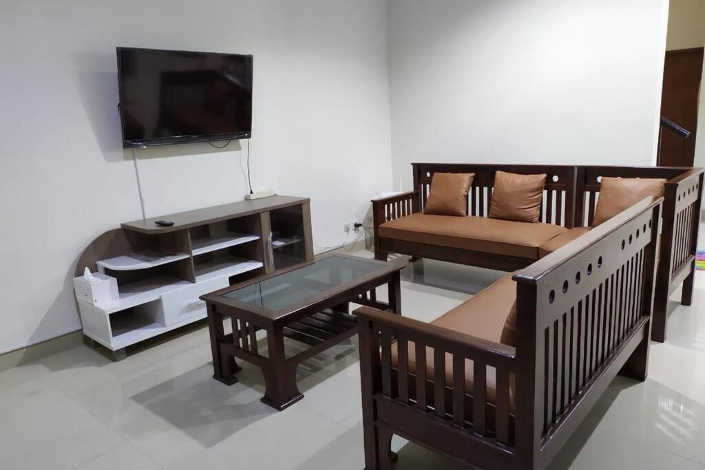 Awana Dream Whole Villa, 4bedroom 10pax , 5min To Alun Alun, Kraton, Malioboro Bdc Rumah liburan *
