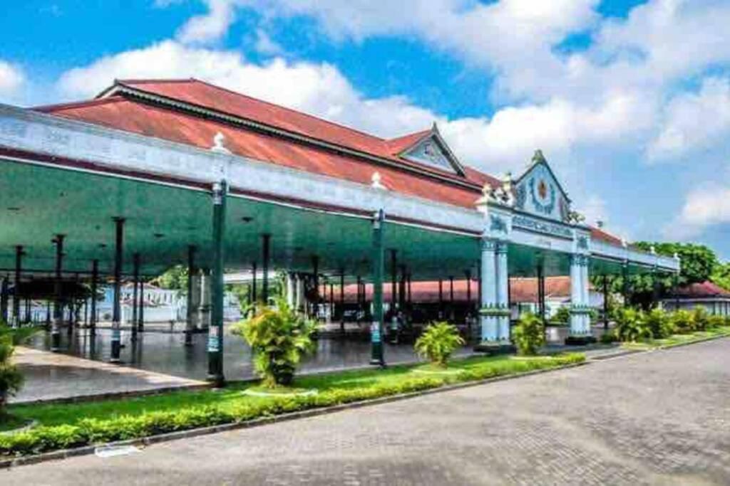 Awana Dream Whole Villa, 4bedroom 10pax , 5min To Alun Alun, Kraton, Malioboro Bdc Rumah liburan