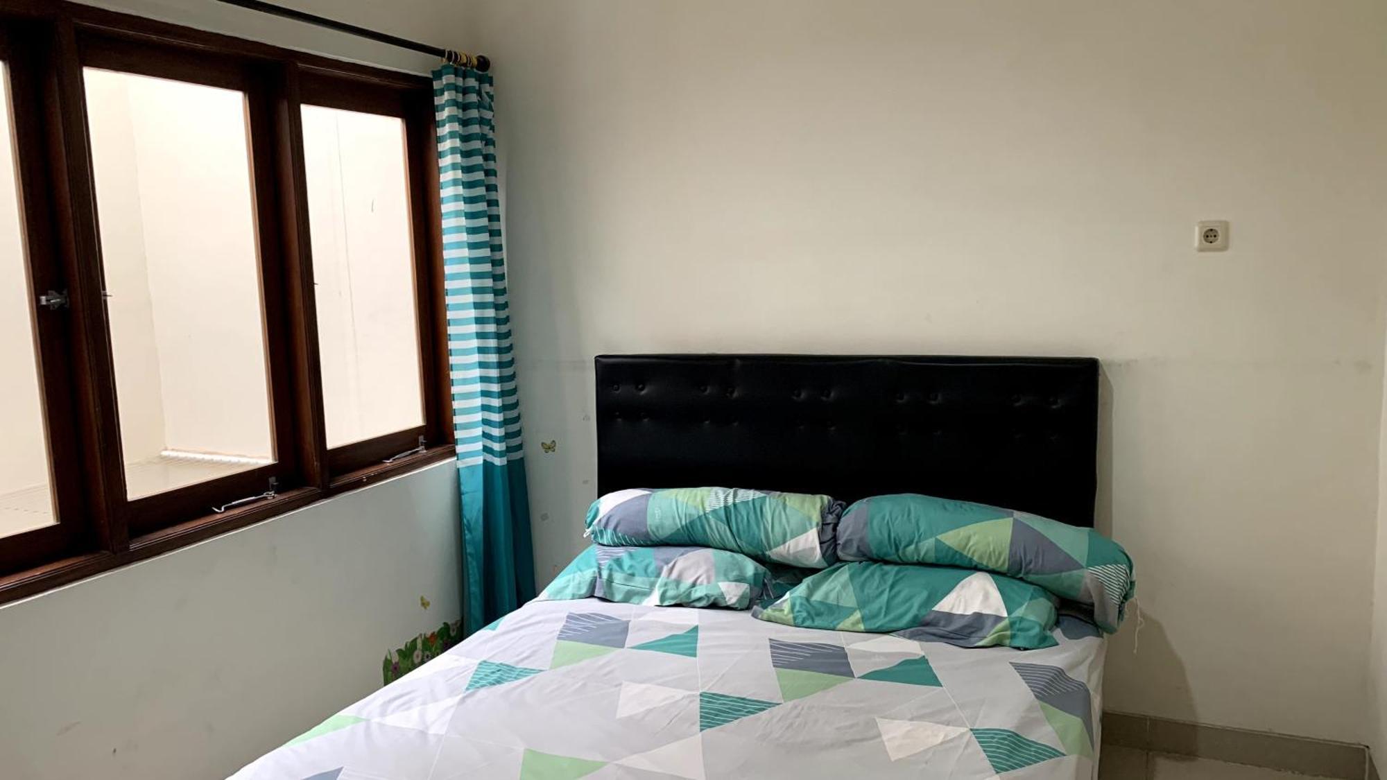 Rumah liburan Awana Dream Whole Villa, 4bedroom 10pax , 5min To Alun Alun, Kraton, Malioboro Bdc *